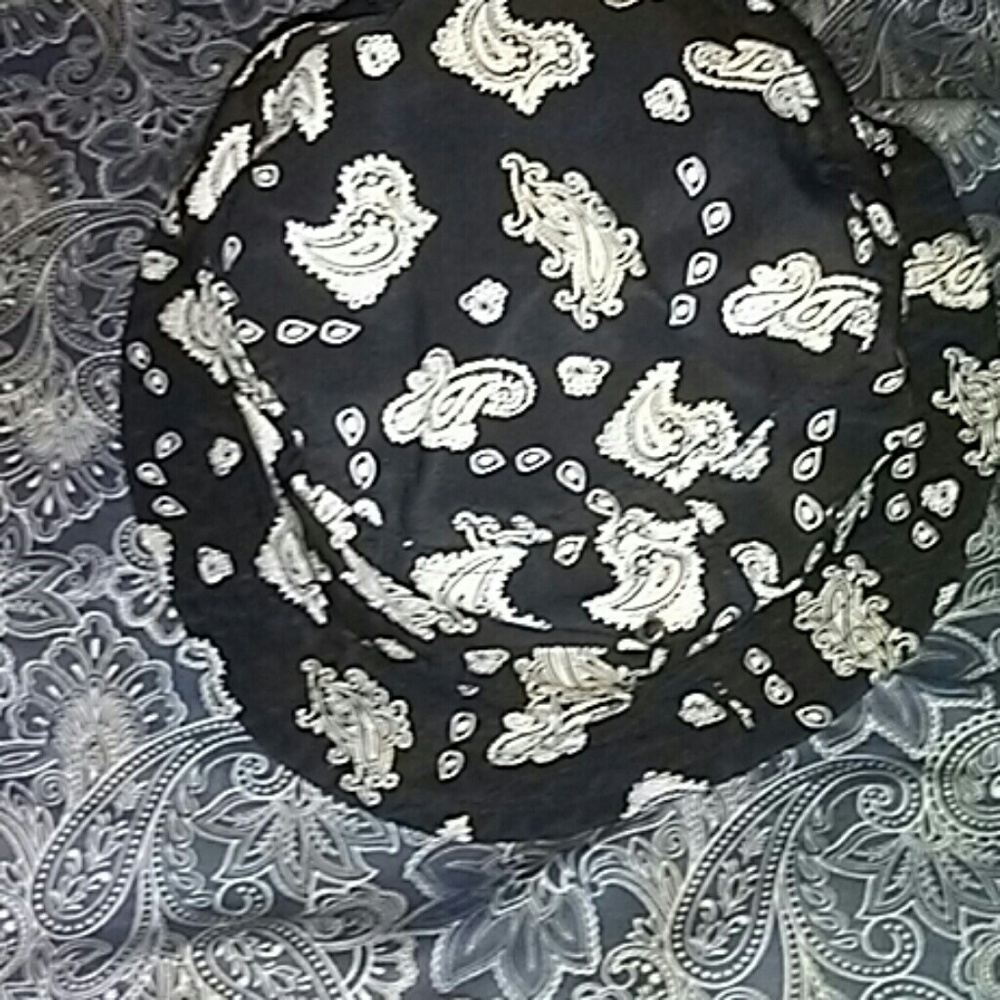 Carbon element hat